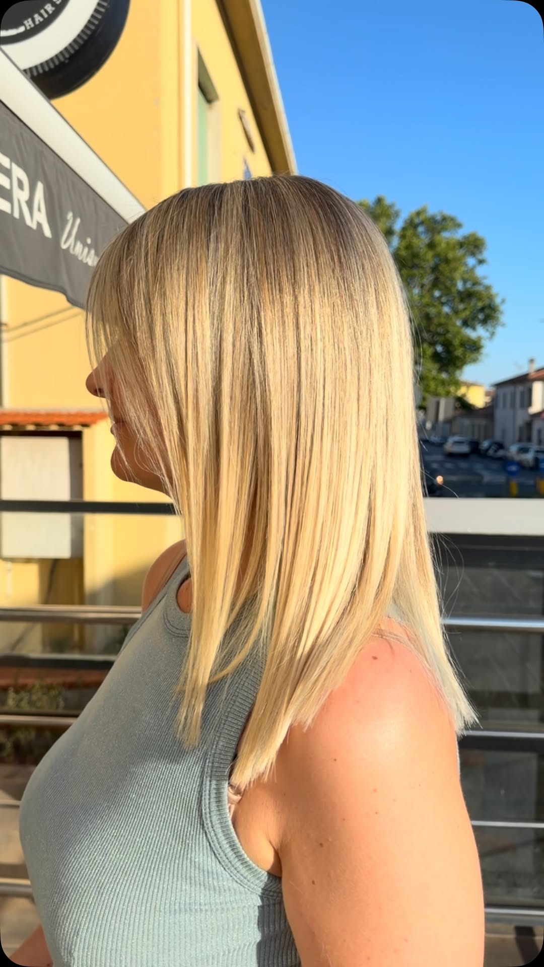 Biondo liscio e luminoso realizzato da Kloty Hair Stylist