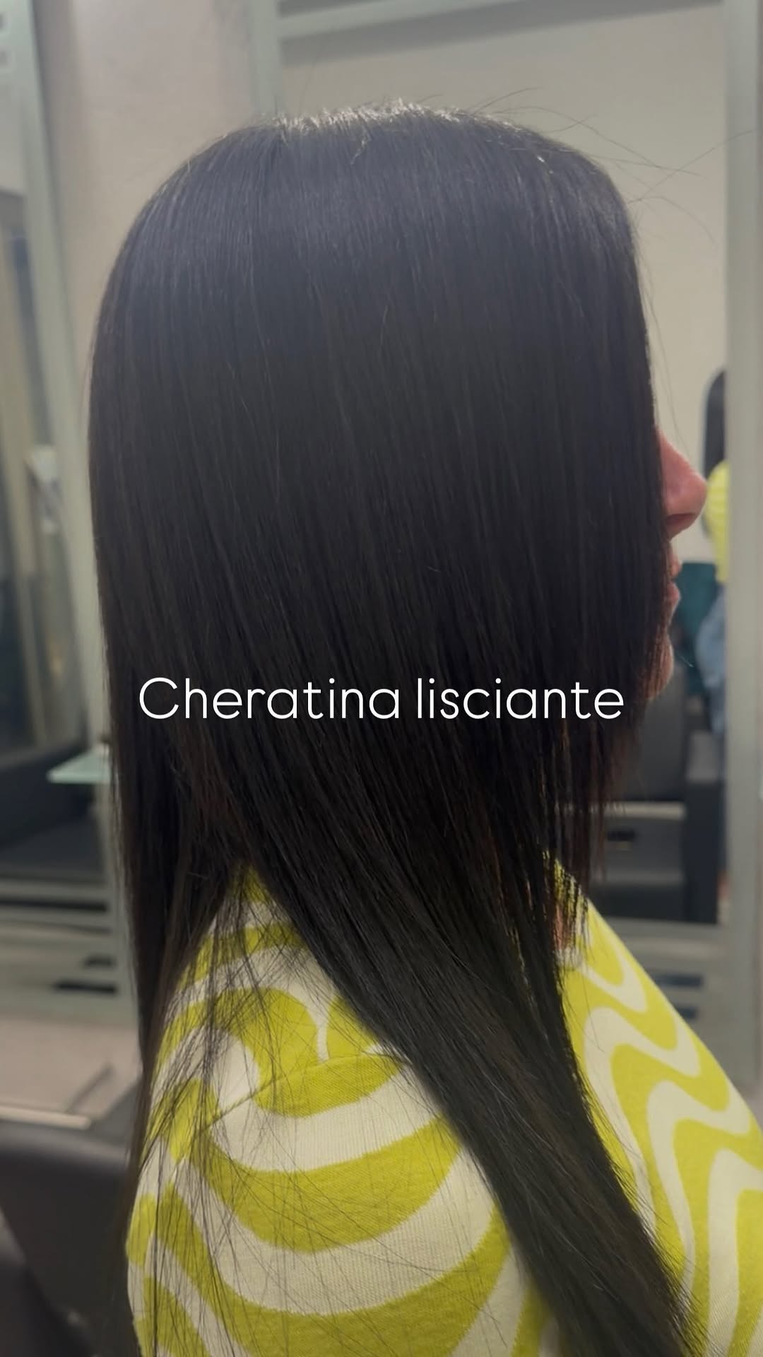 Risultato di trattamento lisciante alla cheratina su capelli scuri